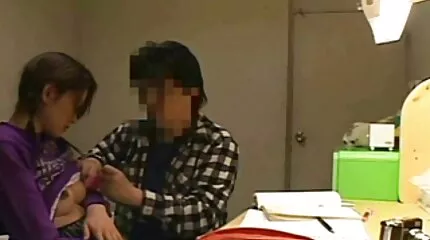 Med en sort mand i røven dansk hjemmeporno knepper busty blonde og rødmer Ansigtsbehandling