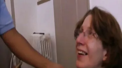 Massør fucked danske pono film olieret skønhed på sofaen