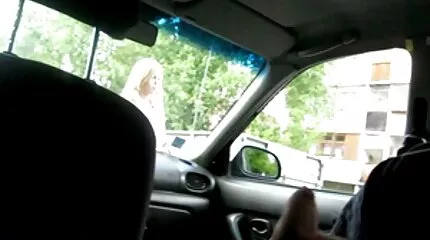 Charmerende med fregner stønner fra en sort gratis dansk pono mands pik