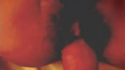 Sæd fra mund til mund dansk amatør sex efter gruppe trekant porno